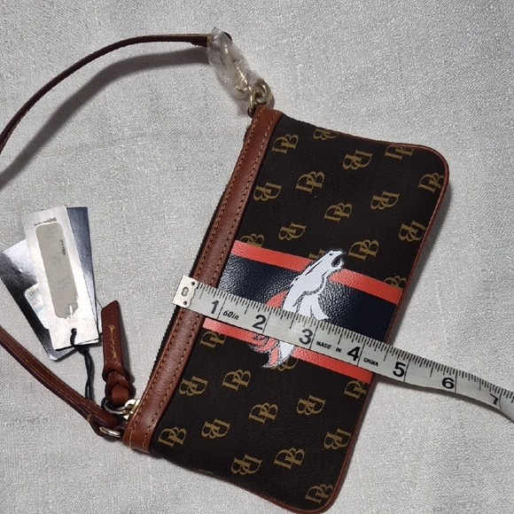Dooney and Bourke Denver Broncos Logo Wristlet Purse Clutch Zipper with Handle - Picture 6 of 6